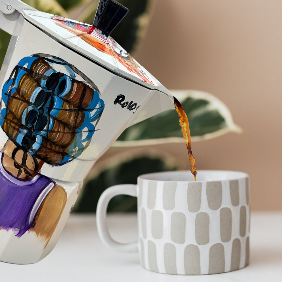 Cafetera de aluminio de 6 tazas: souvenir dominicano con rolos, huevo frito, cerveza Presidente y diseño de árbol flamante