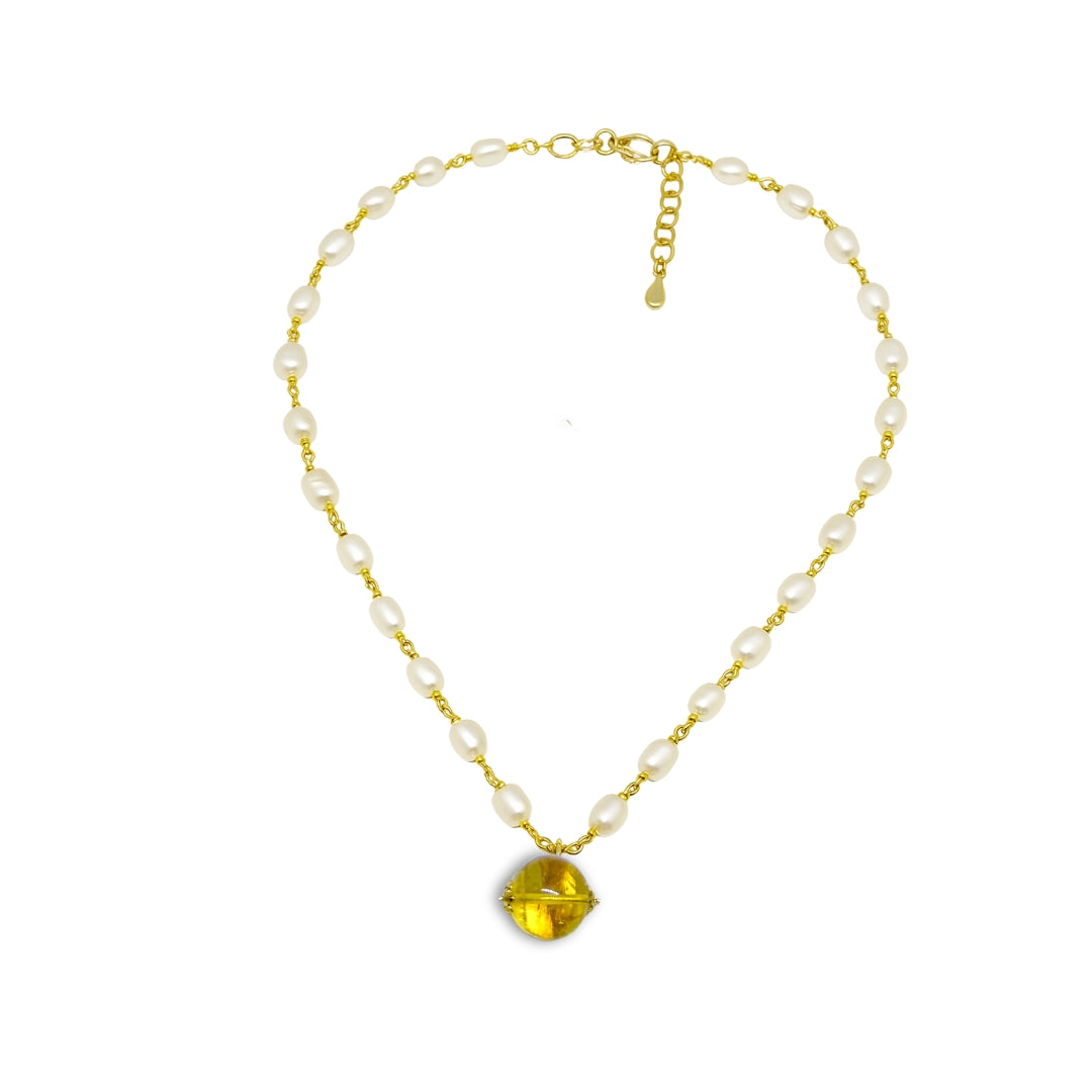 Amber Sphere Necklace with Gold-Plated Pearl Chain – A Touch of Elegance and Dominican Beauty
