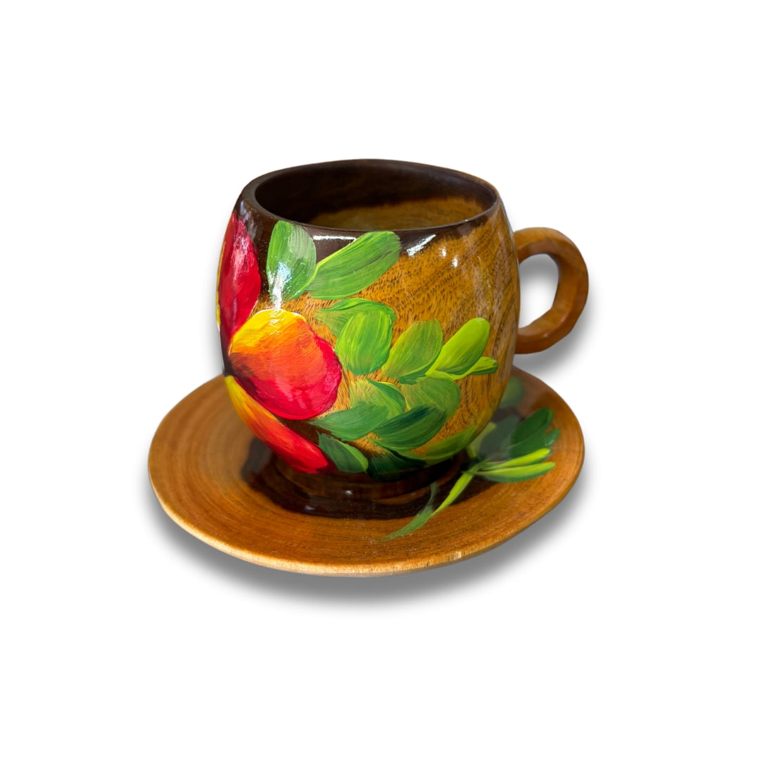 Taza de Café de Madera – Souvenir Dominicano Artesanal con Diseño de Flor de Cayena